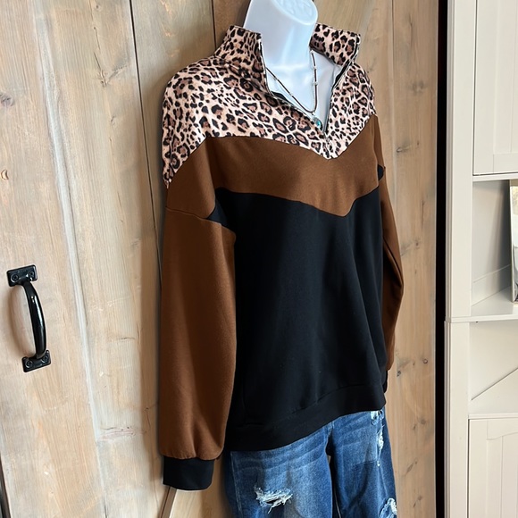 Leopard Block Color Pullover - Picture 3 of 6